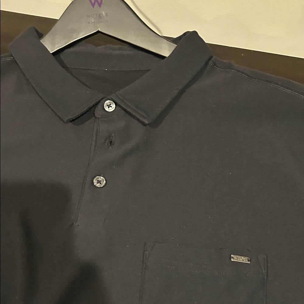 Vuori Men's Polo Shirt in Black and Navy
Set of 2. - Picture 6 of 7